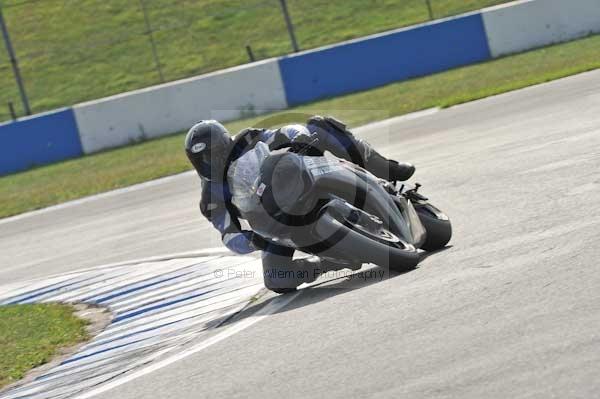 Motorcycle action photographs;Trackday digital images;donington;donington park leicestershire;donington photographs;event digital images;eventdigitalimages;no limits trackday;peter wileman photography;trackday;trackday photos
