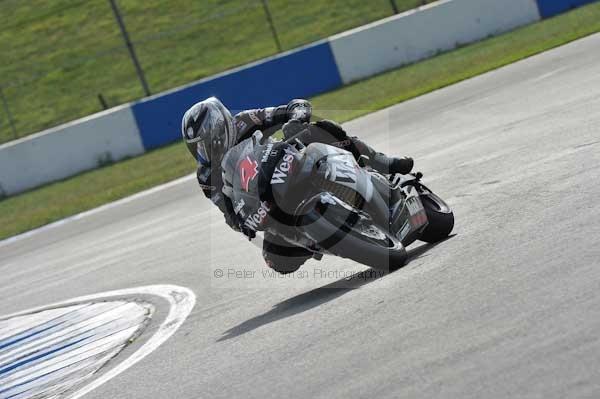 Motorcycle action photographs;Trackday digital images;donington;donington park leicestershire;donington photographs;event digital images;eventdigitalimages;no limits trackday;peter wileman photography;trackday;trackday photos