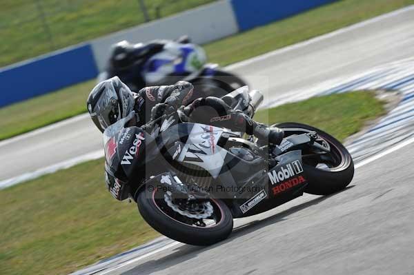 Motorcycle action photographs;Trackday digital images;donington;donington park leicestershire;donington photographs;event digital images;eventdigitalimages;no limits trackday;peter wileman photography;trackday;trackday photos