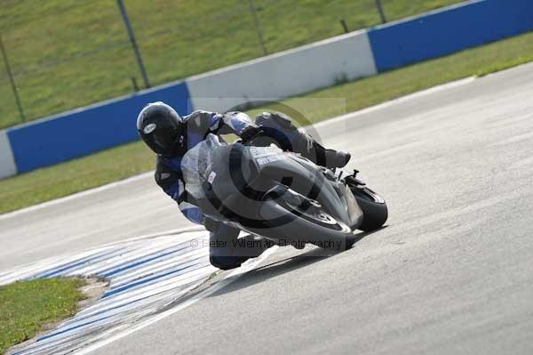 Motorcycle action photographs;Trackday digital images;donington;donington park leicestershire;donington photographs;event digital images;eventdigitalimages;no limits trackday;peter wileman photography;trackday;trackday photos