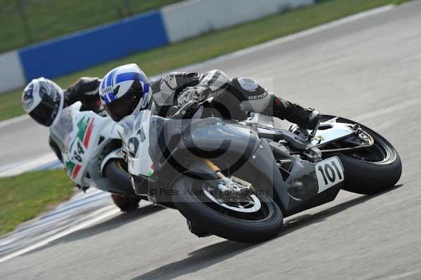 Motorcycle action photographs;Trackday digital images;donington;donington park leicestershire;donington photographs;event digital images;eventdigitalimages;no limits trackday;peter wileman photography;trackday;trackday photos