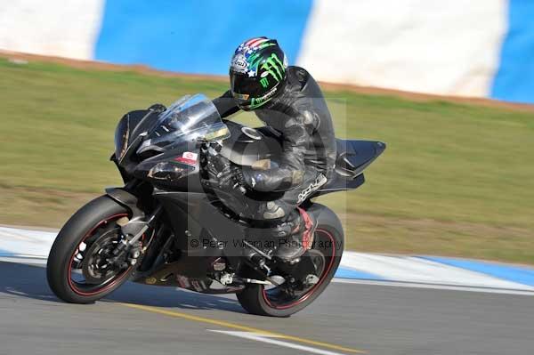 Motorcycle action photographs;Trackday digital images;donington;donington park leicestershire;donington photographs;event digital images;eventdigitalimages;no limits trackday;peter wileman photography;trackday;trackday photos