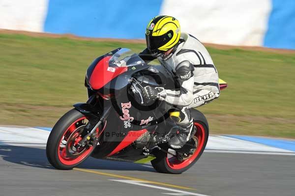 Motorcycle action photographs;Trackday digital images;donington;donington park leicestershire;donington photographs;event digital images;eventdigitalimages;no limits trackday;peter wileman photography;trackday;trackday photos