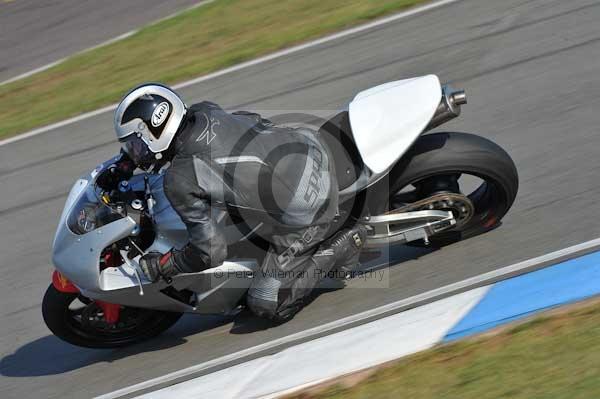 Motorcycle action photographs;Trackday digital images;donington;donington park leicestershire;donington photographs;event digital images;eventdigitalimages;no limits trackday;peter wileman photography;trackday;trackday photos
