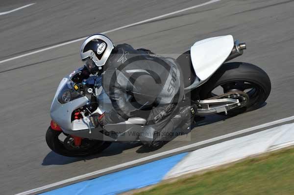 Motorcycle action photographs;Trackday digital images;donington;donington park leicestershire;donington photographs;event digital images;eventdigitalimages;no limits trackday;peter wileman photography;trackday;trackday photos