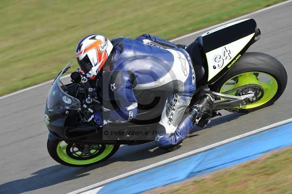 Motorcycle action photographs;Trackday digital images;donington;donington park leicestershire;donington photographs;event digital images;eventdigitalimages;no limits trackday;peter wileman photography;trackday;trackday photos