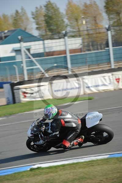 Motorcycle action photographs;Trackday digital images;donington;donington park leicestershire;donington photographs;event digital images;eventdigitalimages;no limits trackday;peter wileman photography;trackday;trackday photos