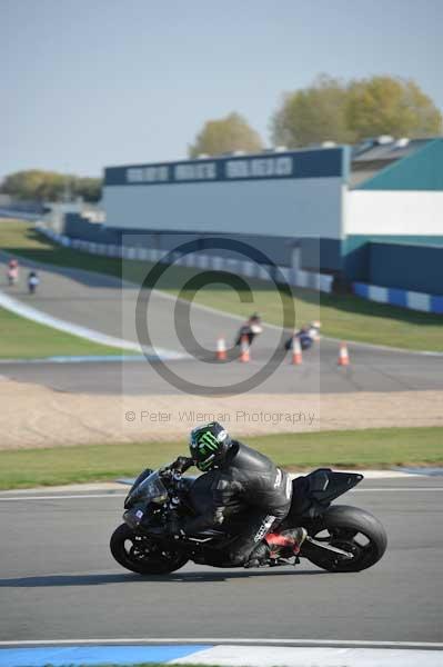 Motorcycle action photographs;Trackday digital images;donington;donington park leicestershire;donington photographs;event digital images;eventdigitalimages;no limits trackday;peter wileman photography;trackday;trackday photos