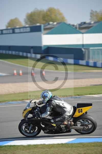 Motorcycle action photographs;Trackday digital images;donington;donington park leicestershire;donington photographs;event digital images;eventdigitalimages;no limits trackday;peter wileman photography;trackday;trackday photos