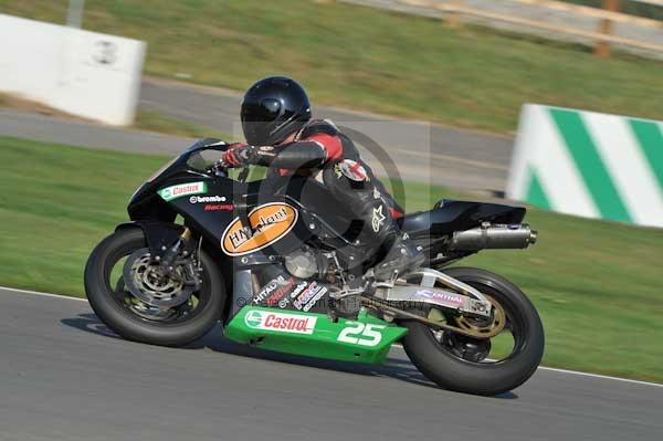 Motorcycle action photographs;Trackday digital images;donington;donington park leicestershire;donington photographs;event digital images;eventdigitalimages;no limits trackday;peter wileman photography;trackday;trackday photos