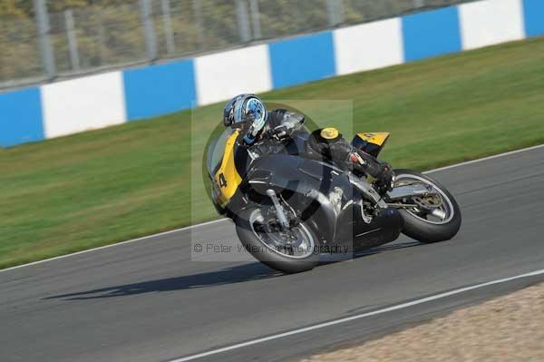 Motorcycle action photographs;Trackday digital images;donington;donington park leicestershire;donington photographs;event digital images;eventdigitalimages;no limits trackday;peter wileman photography;trackday;trackday photos