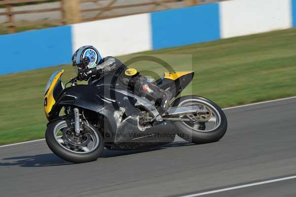 Motorcycle action photographs;Trackday digital images;donington;donington park leicestershire;donington photographs;event digital images;eventdigitalimages;no limits trackday;peter wileman photography;trackday;trackday photos