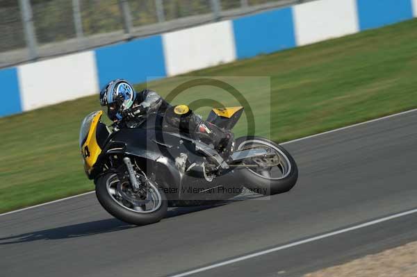 Motorcycle action photographs;Trackday digital images;donington;donington park leicestershire;donington photographs;event digital images;eventdigitalimages;no limits trackday;peter wileman photography;trackday;trackday photos