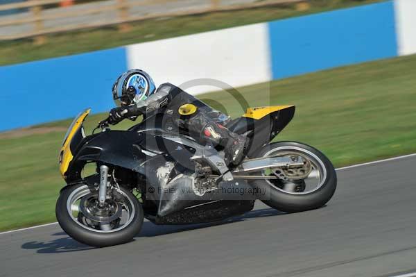 Motorcycle action photographs;Trackday digital images;donington;donington park leicestershire;donington photographs;event digital images;eventdigitalimages;no limits trackday;peter wileman photography;trackday;trackday photos