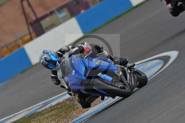 Motorcycle action photographs;Trackday digital images;donington;donington park leicestershire;donington photographs;event digital images;eventdigitalimages;no limits trackday;peter wileman photography;trackday;trackday photos