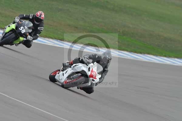 Motorcycle action photographs;Trackday digital images;donington;donington park leicestershire;donington photographs;event digital images;eventdigitalimages;no limits trackday;peter wileman photography;trackday;trackday photos