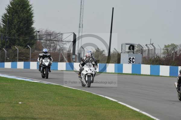 Motorcycle action photographs;Trackday digital images;donington;donington park leicestershire;donington photographs;event digital images;eventdigitalimages;no limits trackday;peter wileman photography;trackday;trackday photos