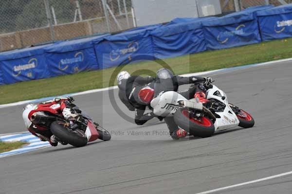 Motorcycle action photographs;Trackday digital images;donington;donington park leicestershire;donington photographs;event digital images;eventdigitalimages;no limits trackday;peter wileman photography;trackday;trackday photos