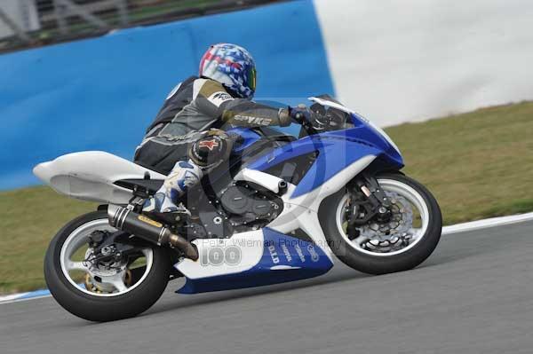 Motorcycle action photographs;Trackday digital images;donington;donington park leicestershire;donington photographs;event digital images;eventdigitalimages;no limits trackday;peter wileman photography;trackday;trackday photos