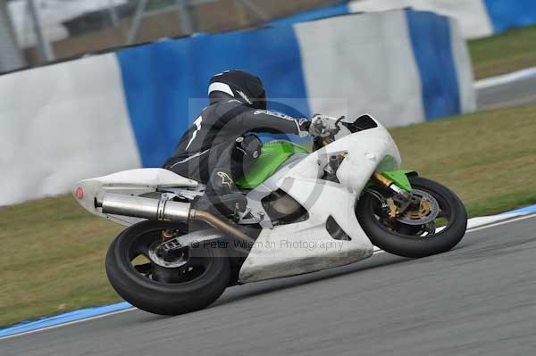 Motorcycle action photographs;Trackday digital images;donington;donington park leicestershire;donington photographs;event digital images;eventdigitalimages;no limits trackday;peter wileman photography;trackday;trackday photos