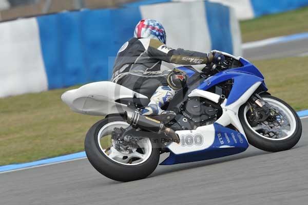 Motorcycle action photographs;Trackday digital images;donington;donington park leicestershire;donington photographs;event digital images;eventdigitalimages;no limits trackday;peter wileman photography;trackday;trackday photos