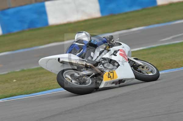 Motorcycle action photographs;Trackday digital images;donington;donington park leicestershire;donington photographs;event digital images;eventdigitalimages;no limits trackday;peter wileman photography;trackday;trackday photos