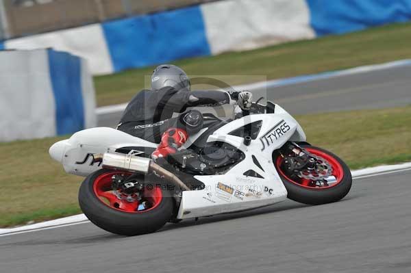Motorcycle action photographs;Trackday digital images;donington;donington park leicestershire;donington photographs;event digital images;eventdigitalimages;no limits trackday;peter wileman photography;trackday;trackday photos