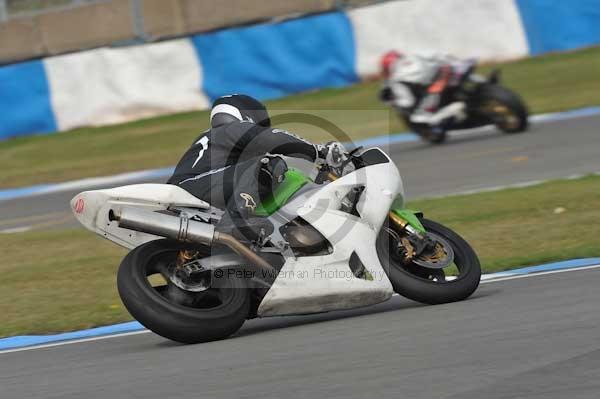 Motorcycle action photographs;Trackday digital images;donington;donington park leicestershire;donington photographs;event digital images;eventdigitalimages;no limits trackday;peter wileman photography;trackday;trackday photos