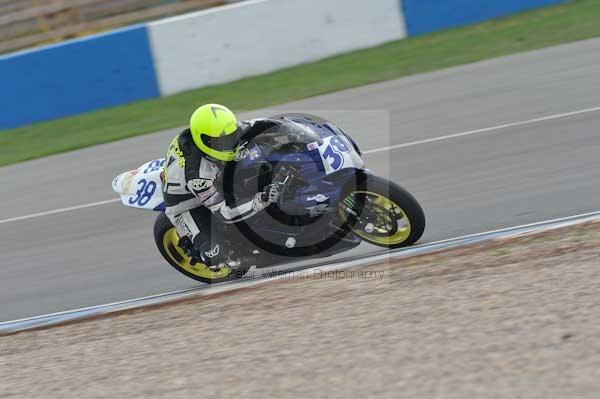 Motorcycle action photographs;Trackday digital images;donington;donington park leicestershire;donington photographs;event digital images;eventdigitalimages;no limits trackday;peter wileman photography;trackday;trackday photos