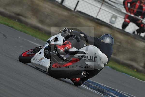 Motorcycle action photographs;Trackday digital images;donington;donington park leicestershire;donington photographs;event digital images;eventdigitalimages;no limits trackday;peter wileman photography;trackday;trackday photos