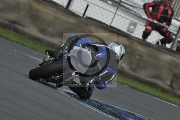 Motorcycle action photographs;Trackday digital images;donington;donington park leicestershire;donington photographs;event digital images;eventdigitalimages;no limits trackday;peter wileman photography;trackday;trackday photos
