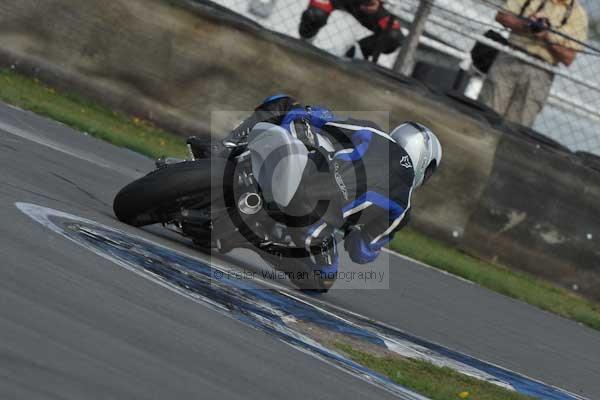 Motorcycle action photographs;Trackday digital images;donington;donington park leicestershire;donington photographs;event digital images;eventdigitalimages;no limits trackday;peter wileman photography;trackday;trackday photos