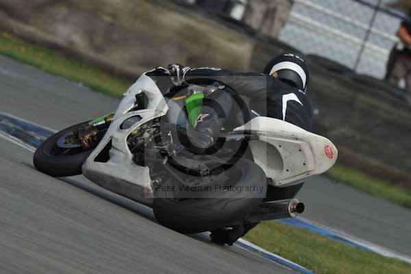 Motorcycle action photographs;Trackday digital images;donington;donington park leicestershire;donington photographs;event digital images;eventdigitalimages;no limits trackday;peter wileman photography;trackday;trackday photos