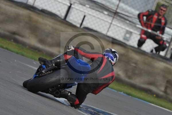 Motorcycle action photographs;Trackday digital images;donington;donington park leicestershire;donington photographs;event digital images;eventdigitalimages;no limits trackday;peter wileman photography;trackday;trackday photos