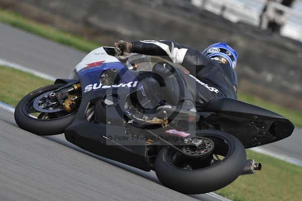 Motorcycle action photographs;Trackday digital images;donington;donington park leicestershire;donington photographs;event digital images;eventdigitalimages;no limits trackday;peter wileman photography;trackday;trackday photos