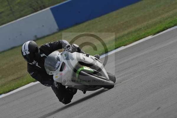 Motorcycle action photographs;Trackday digital images;donington;donington park leicestershire;donington photographs;event digital images;eventdigitalimages;no limits trackday;peter wileman photography;trackday;trackday photos