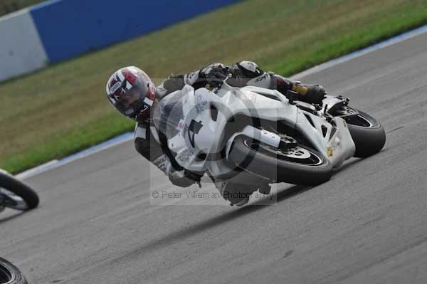 Motorcycle action photographs;Trackday digital images;donington;donington park leicestershire;donington photographs;event digital images;eventdigitalimages;no limits trackday;peter wileman photography;trackday;trackday photos
