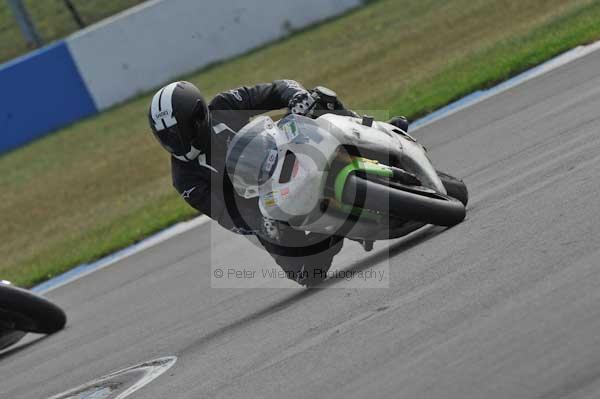 Motorcycle action photographs;Trackday digital images;donington;donington park leicestershire;donington photographs;event digital images;eventdigitalimages;no limits trackday;peter wileman photography;trackday;trackday photos