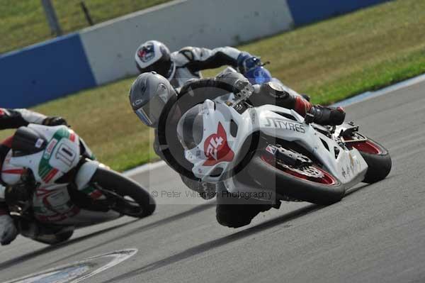 Motorcycle action photographs;Trackday digital images;donington;donington park leicestershire;donington photographs;event digital images;eventdigitalimages;no limits trackday;peter wileman photography;trackday;trackday photos