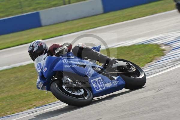 Motorcycle action photographs;Trackday digital images;donington;donington park leicestershire;donington photographs;event digital images;eventdigitalimages;no limits trackday;peter wileman photography;trackday;trackday photos