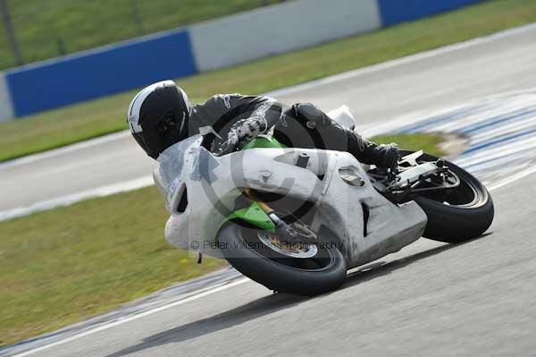 Motorcycle action photographs;Trackday digital images;donington;donington park leicestershire;donington photographs;event digital images;eventdigitalimages;no limits trackday;peter wileman photography;trackday;trackday photos