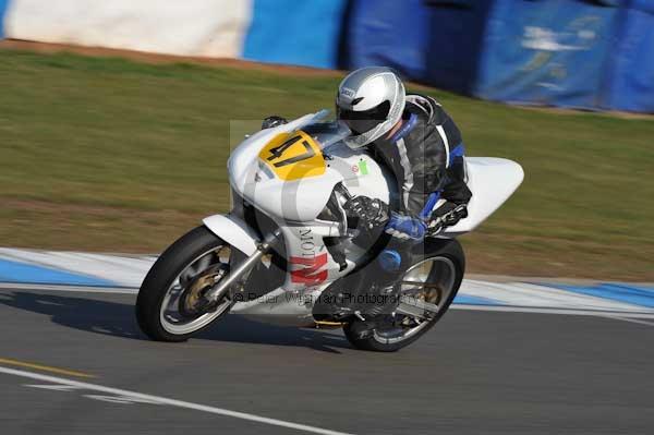 Motorcycle action photographs;Trackday digital images;donington;donington park leicestershire;donington photographs;event digital images;eventdigitalimages;no limits trackday;peter wileman photography;trackday;trackday photos