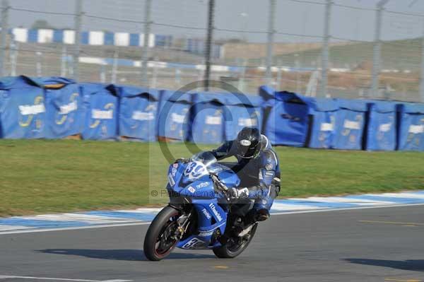 Motorcycle action photographs;Trackday digital images;donington;donington park leicestershire;donington photographs;event digital images;eventdigitalimages;no limits trackday;peter wileman photography;trackday;trackday photos