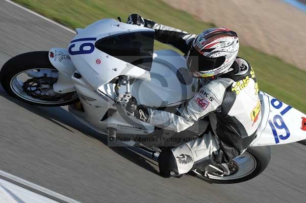 Motorcycle action photographs;Trackday digital images;donington;donington park leicestershire;donington photographs;event digital images;eventdigitalimages;no limits trackday;peter wileman photography;trackday;trackday photos