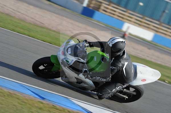 Motorcycle action photographs;Trackday digital images;donington;donington park leicestershire;donington photographs;event digital images;eventdigitalimages;no limits trackday;peter wileman photography;trackday;trackday photos