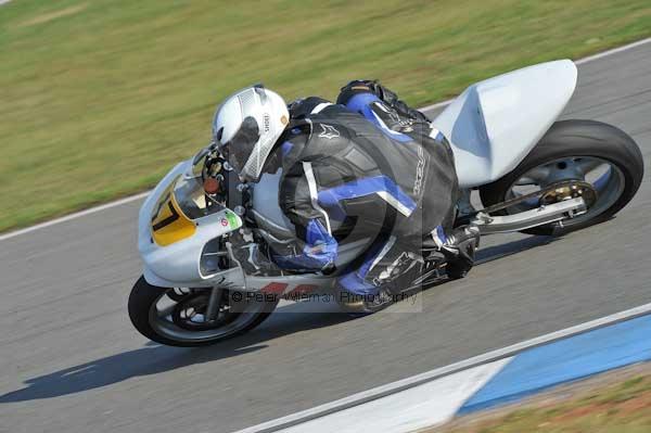 Motorcycle action photographs;Trackday digital images;donington;donington park leicestershire;donington photographs;event digital images;eventdigitalimages;no limits trackday;peter wileman photography;trackday;trackday photos