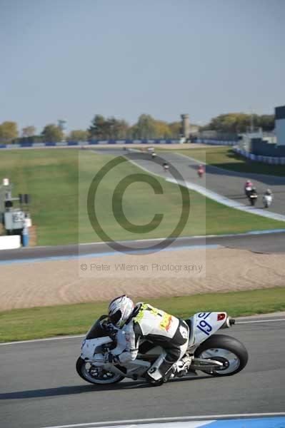 Motorcycle action photographs;Trackday digital images;donington;donington park leicestershire;donington photographs;event digital images;eventdigitalimages;no limits trackday;peter wileman photography;trackday;trackday photos