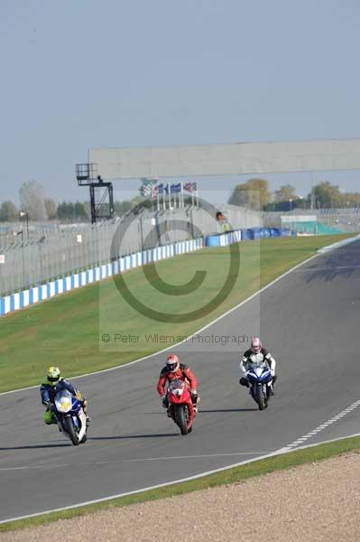 Motorcycle action photographs;Trackday digital images;donington;donington park leicestershire;donington photographs;event digital images;eventdigitalimages;no limits trackday;peter wileman photography;trackday;trackday photos