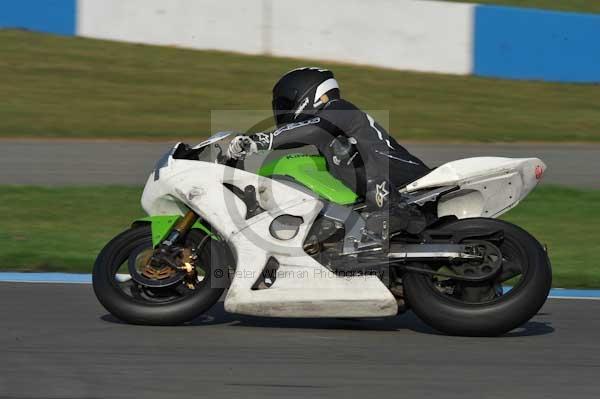Motorcycle action photographs;Trackday digital images;donington;donington park leicestershire;donington photographs;event digital images;eventdigitalimages;no limits trackday;peter wileman photography;trackday;trackday photos