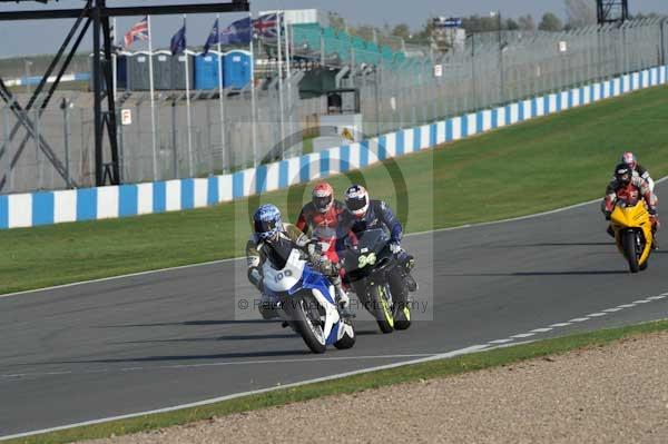 Motorcycle action photographs;Trackday digital images;donington;donington park leicestershire;donington photographs;event digital images;eventdigitalimages;no limits trackday;peter wileman photography;trackday;trackday photos